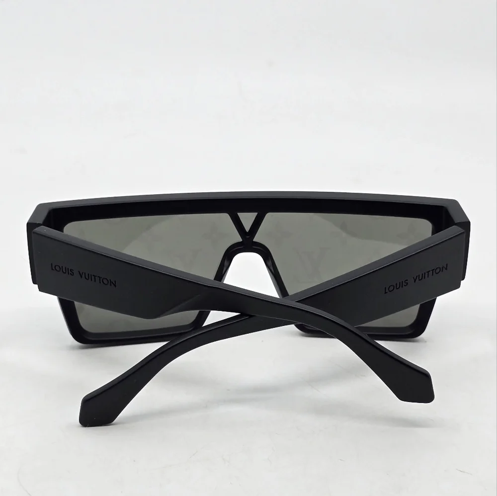 Louis Vuitton Waimea L Sunglasses